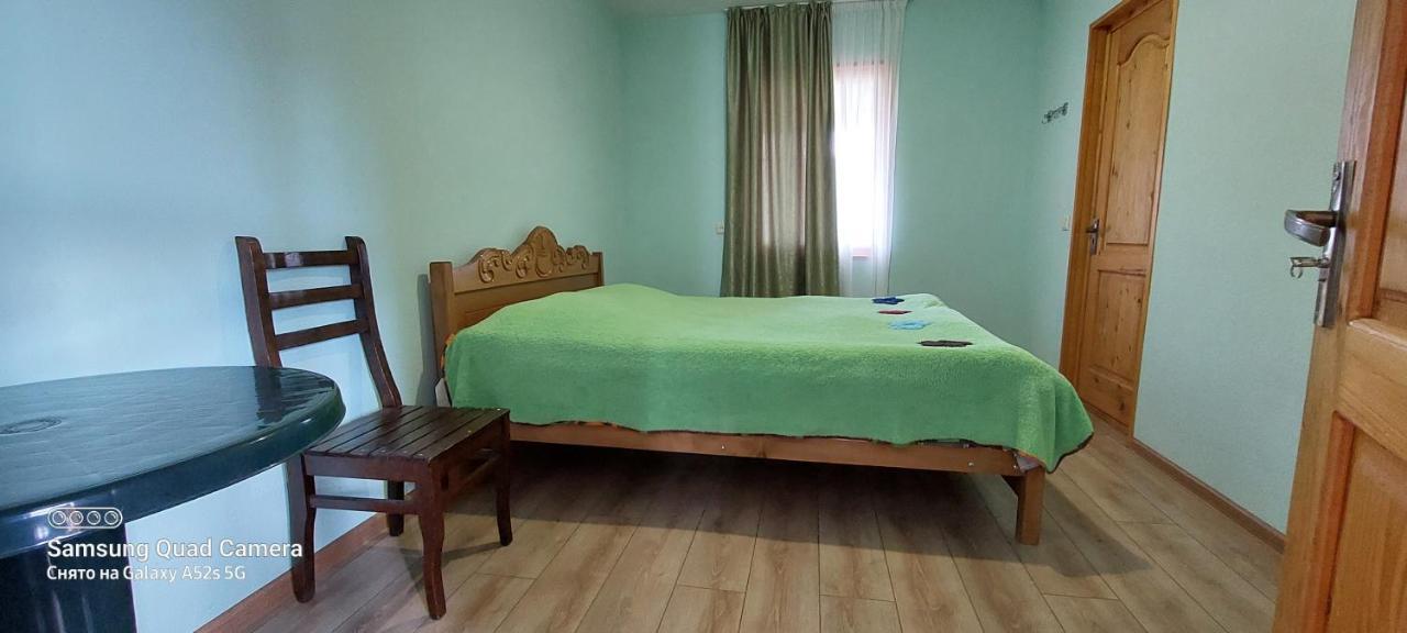 Guest House Tsasne Omalo エクステリア 写真