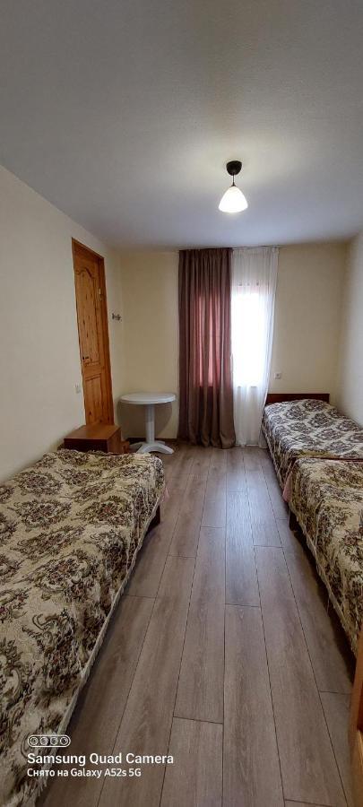 Guest House Tsasne Omalo エクステリア 写真