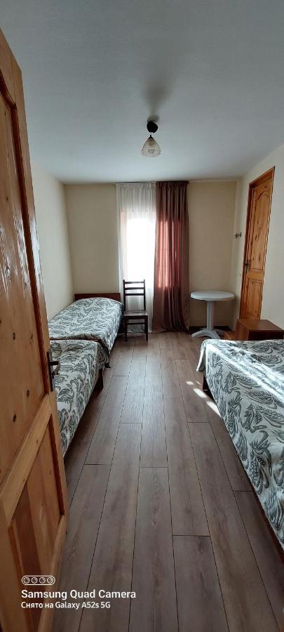 Guest House Tsasne Omalo エクステリア 写真